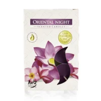 Oriental Night duft fyrfadslys I pap emballage med påtrykt lyserøde blomster med gul midte