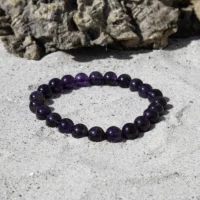 mørk ametyst armbånd i mørkelilla nuancer