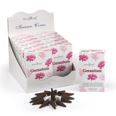 geranium røgelseskegler med keglerne liggende ved siden af en boks