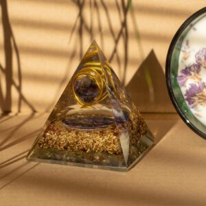 ametyst kobber orgonit pyramide