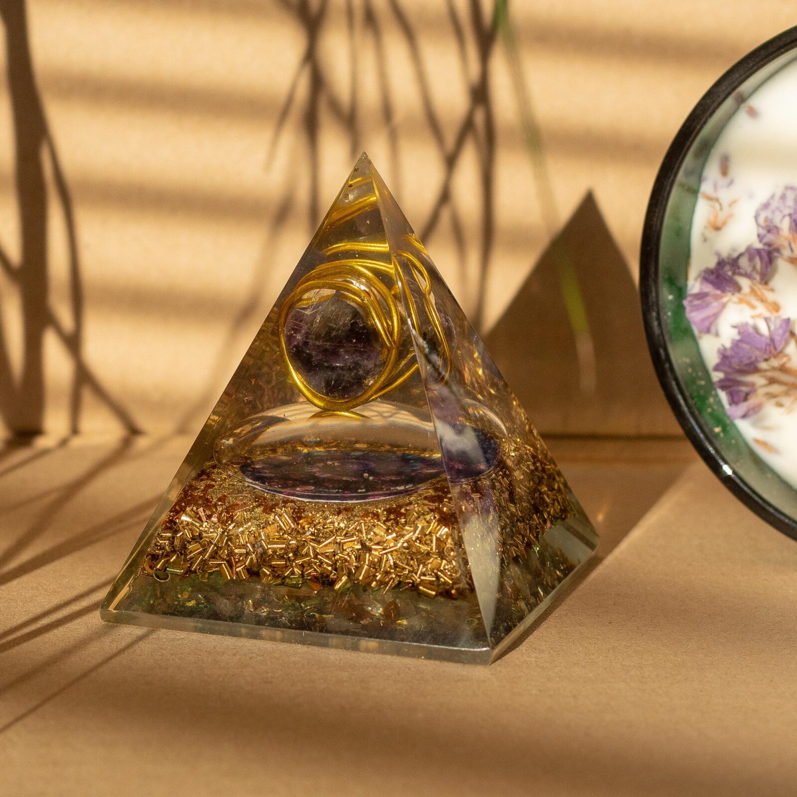ametyst kobber orgonit pyramide