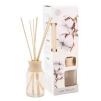 klar væske i glasflaske