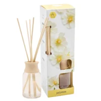 gullig væske i glasflaske