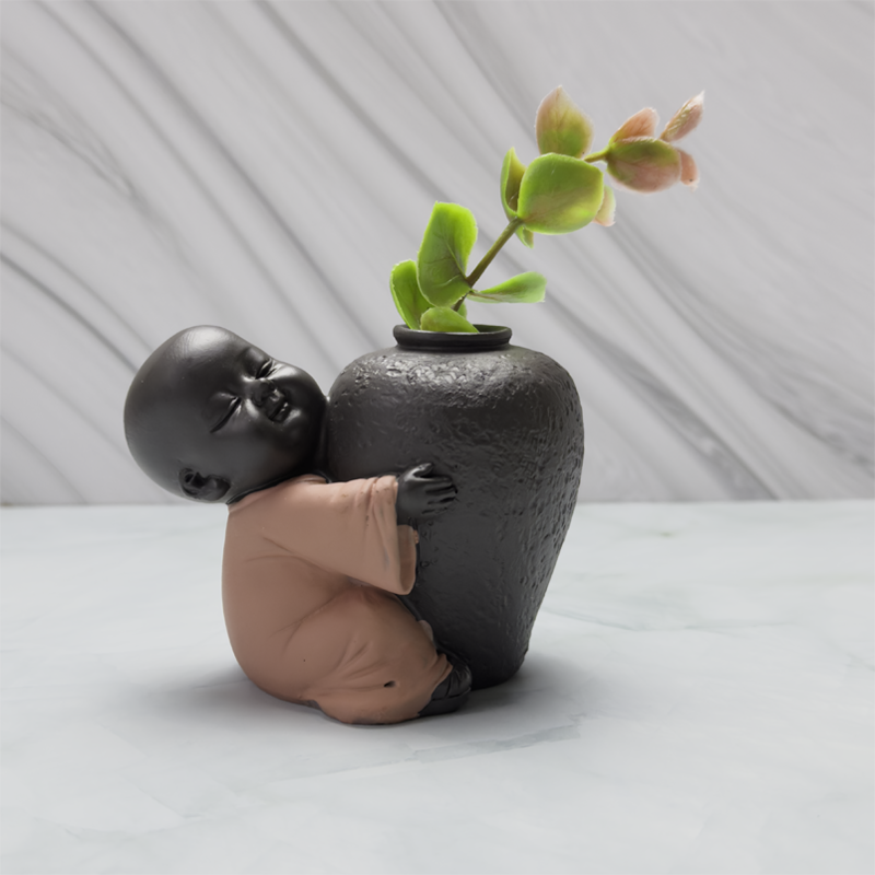 baby munk vase