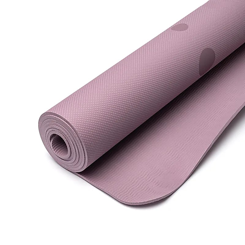 yogamåtten rullet sammen